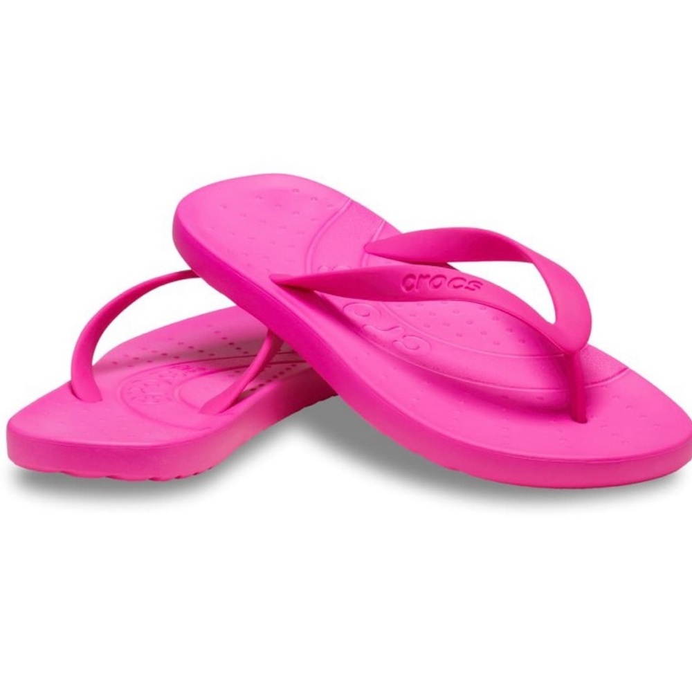 NEW CROCS Size 6 Pink Crush Flip Flops Thong Sandals Women NWT Pool Beach Summer
